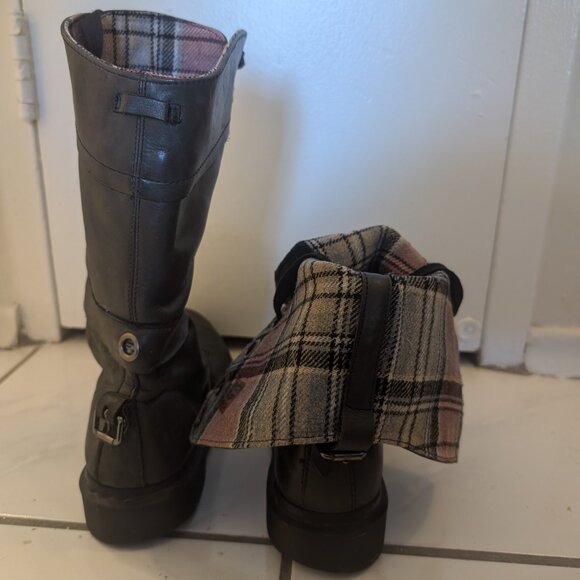 Doc Marten 1914 Triumph W10 - Picture 4 of 4